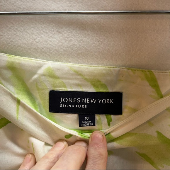 Jones New York Floral Green Skirt - Picture 2 of 4